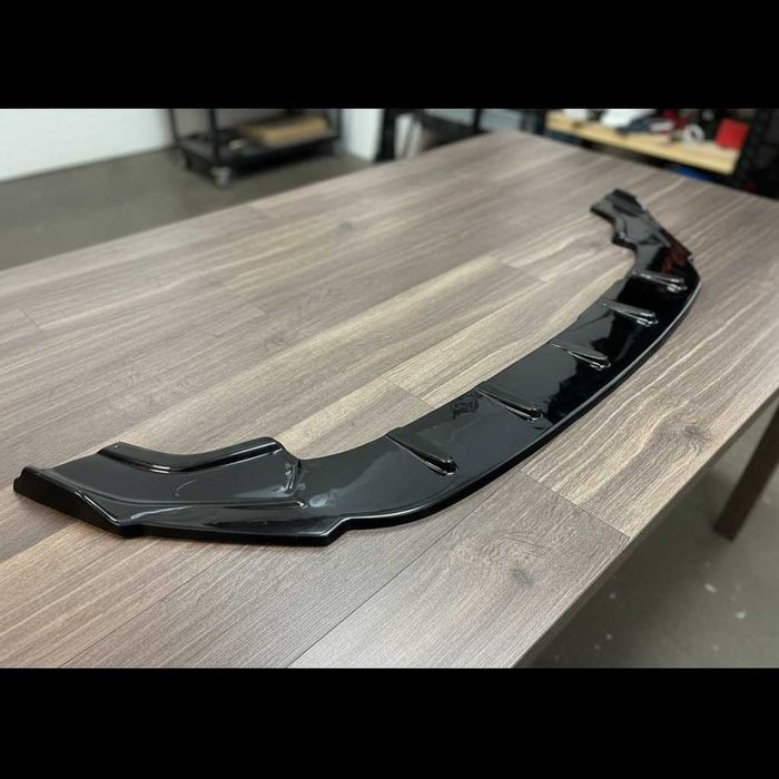 Spoiler fusta  Lip bara fata VW Golf 7.5    negru lucios  bara R line