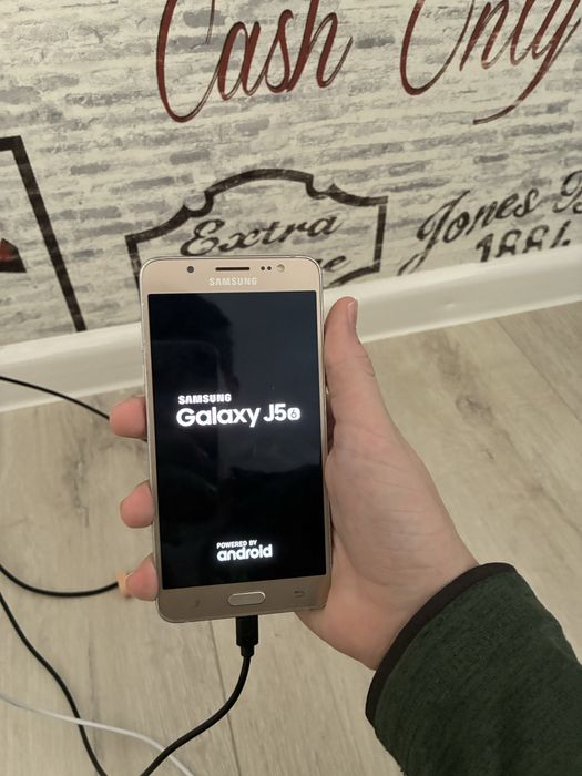 Продаю Samsung galaxy J5 (2016), 16ГБ