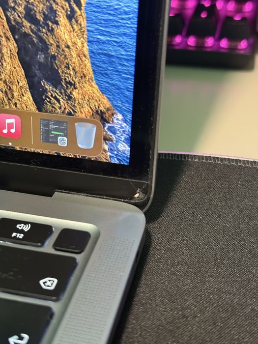 MacBook Air (Intel, 2020)