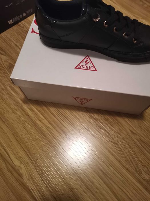 Дамски кецове Guess