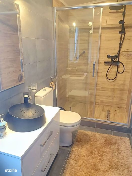 Luxury Villa Apartment in Central Constanța: 3 Rooms, 2 Baths, Parking