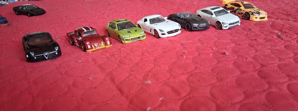 Hot wheels:  модели