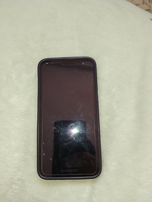 Смартфон Samsung Galaxy J2 8GB Core Black в Астане