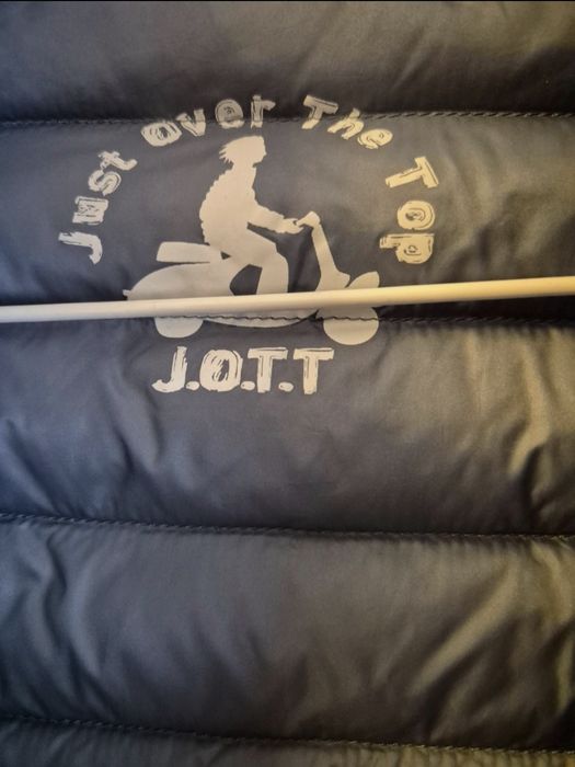 Geaca cu puf Jott