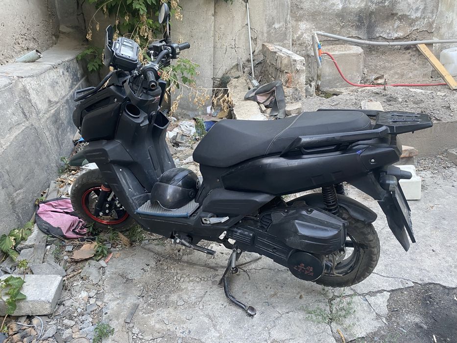 Продам скутер танк 150куб