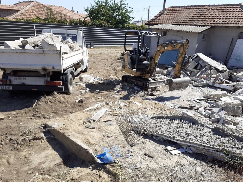 Demolări, piconat beton, transport moloz  ,MINIEXCAVATOR, BOBCAT