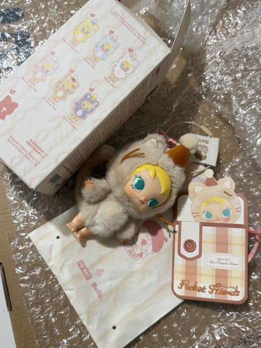 Оригинал POP MART Baby Molly и Cry Baby Crying anagin