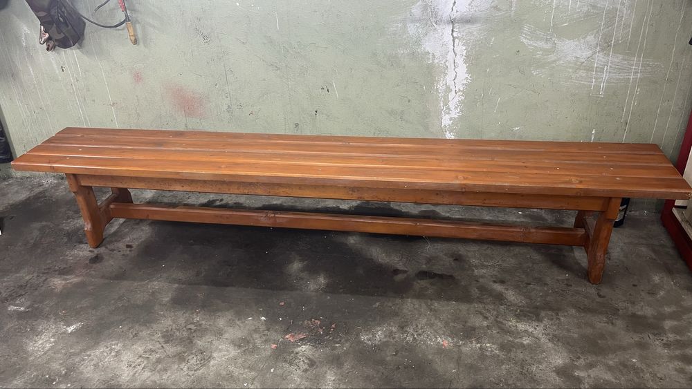 Продам деревянную и железную скамейку.