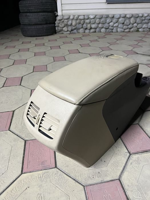 Подлокотник Lexus es 350