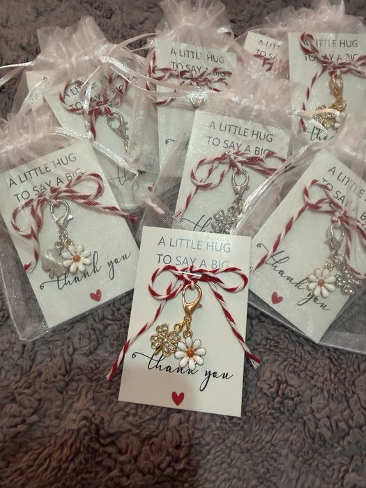 Set zece brelocuri margarete cu trifoi