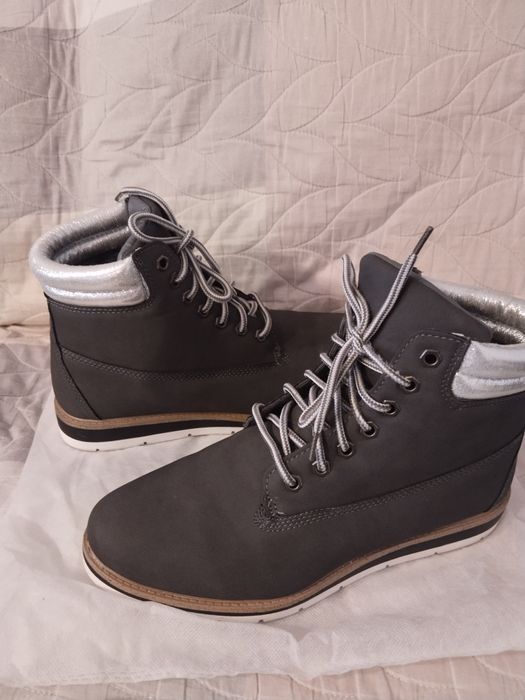 Продаю женские ботинки 38 размер