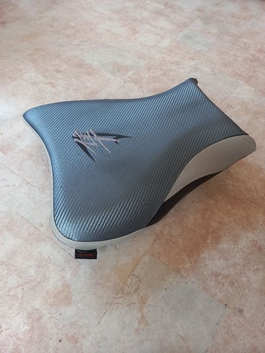 Suzuki GSXR1300 Hayabusa Комфортни седалка
