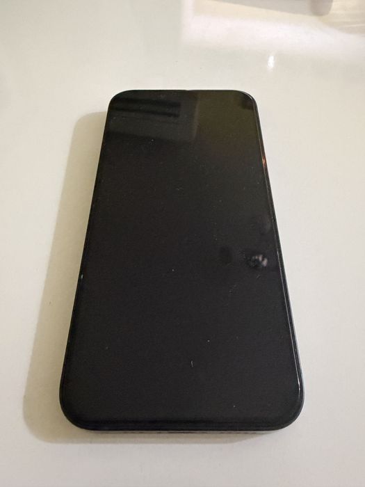 Продавам iPhone 14