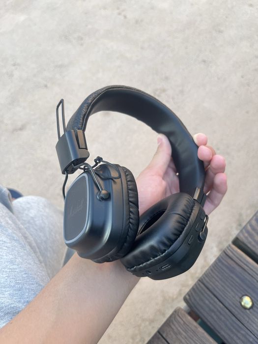 Наушник продаю Marshall