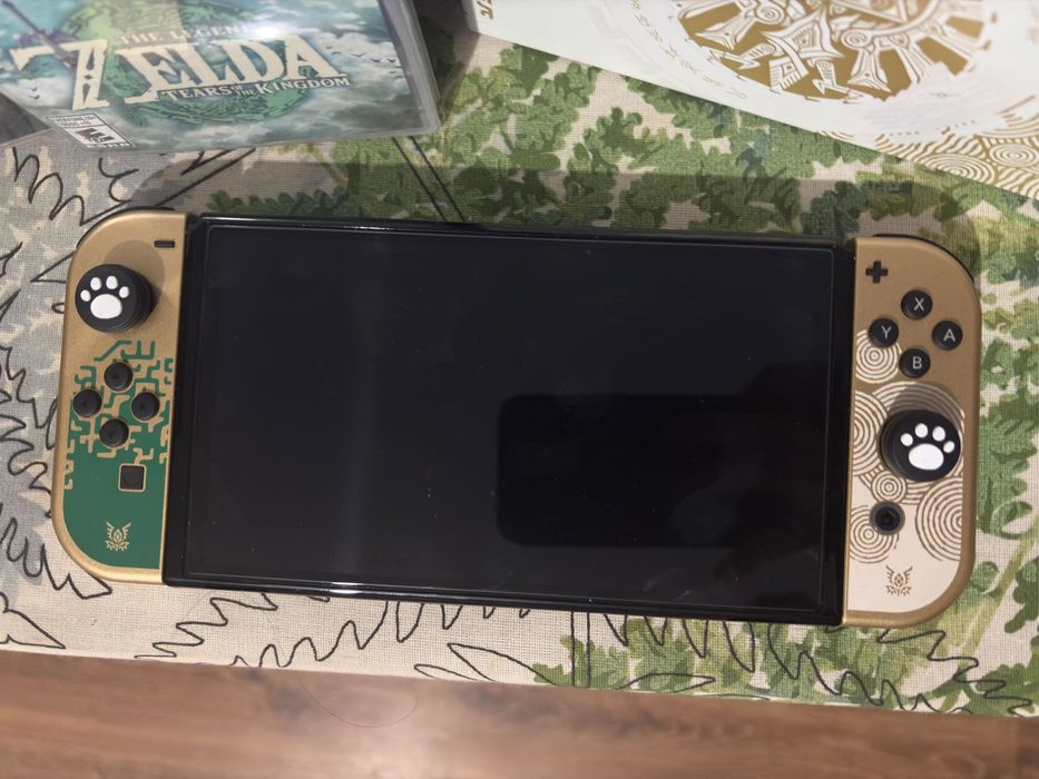 Nintendo Switch oled (не прошитая)
