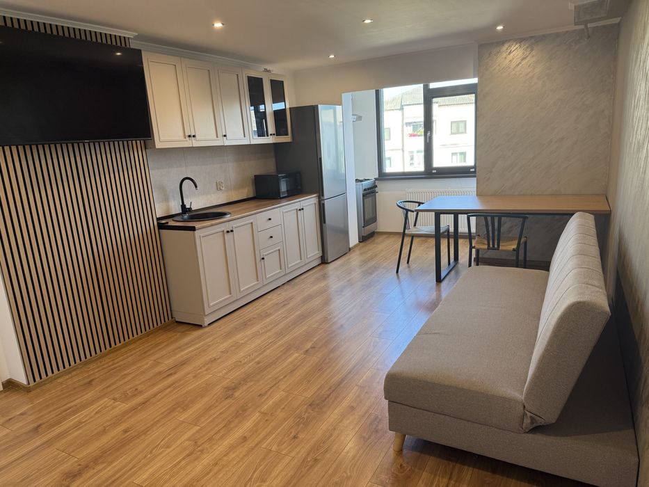 Inchiriez apartament 3 camere Onesti str Libertatii blocuri noi