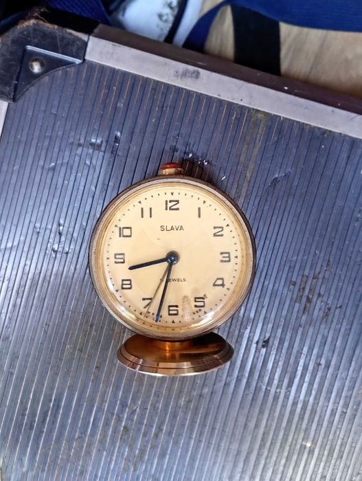 Часовник Будилник Слава добро пакет 10lv