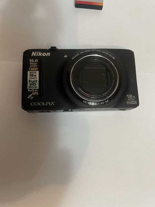 Nikon S9300 18x zoom optic 16Mpx afisaj data ora