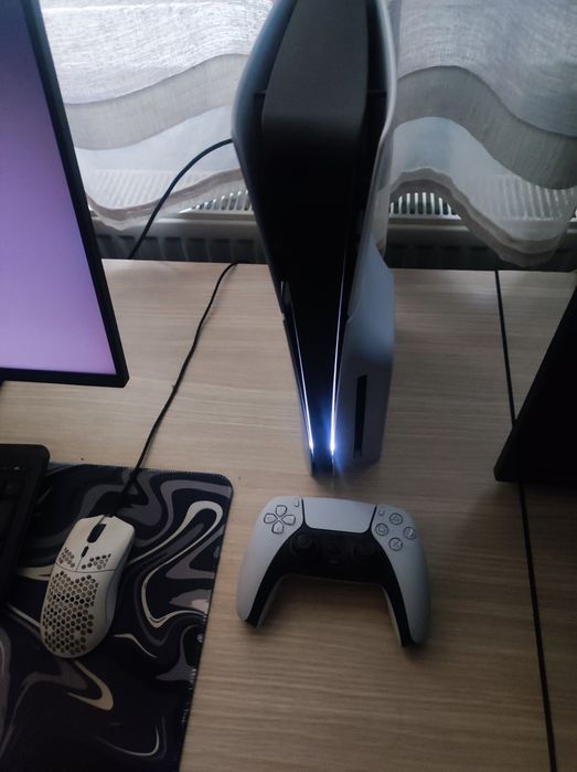 Vând play station 5