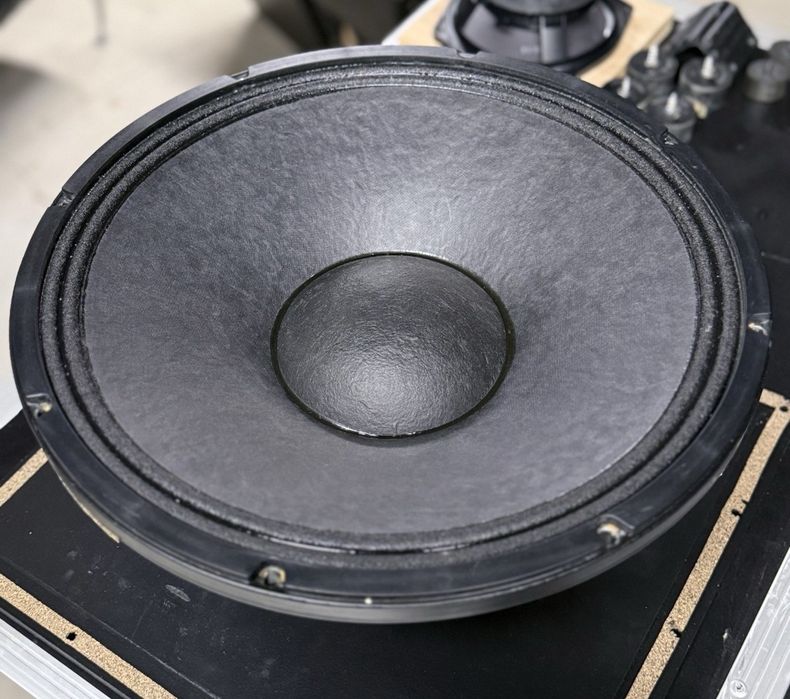 Eighteen Sound 15 дюйм