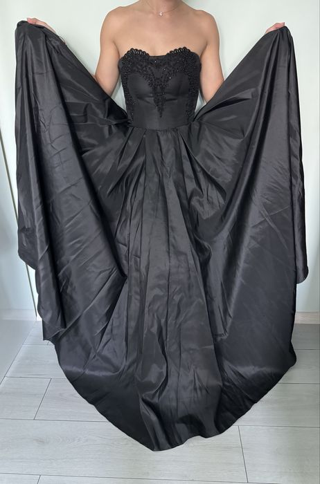 Продавам бална рокля