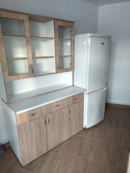 Închiriez apartament 2 camere DOROHOI ZONA CENTRALA