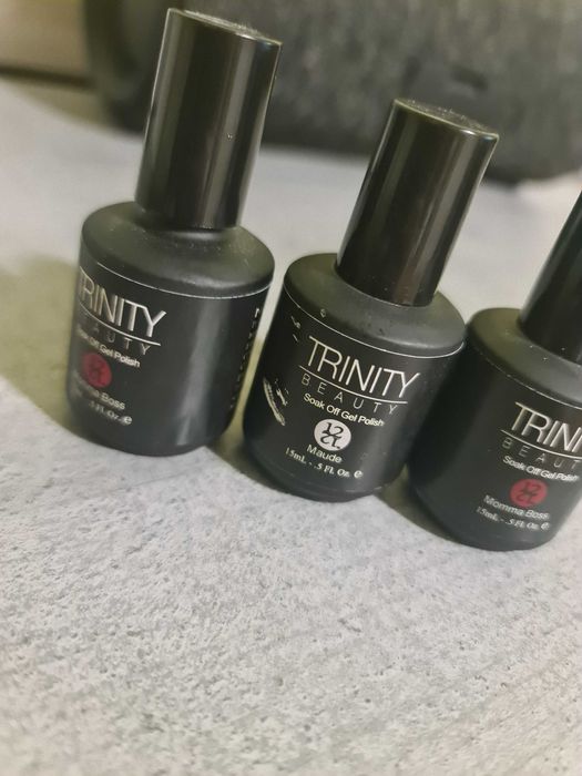 Гел лакове TRINITY чисто нови