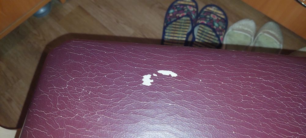 Продам кухонный стол