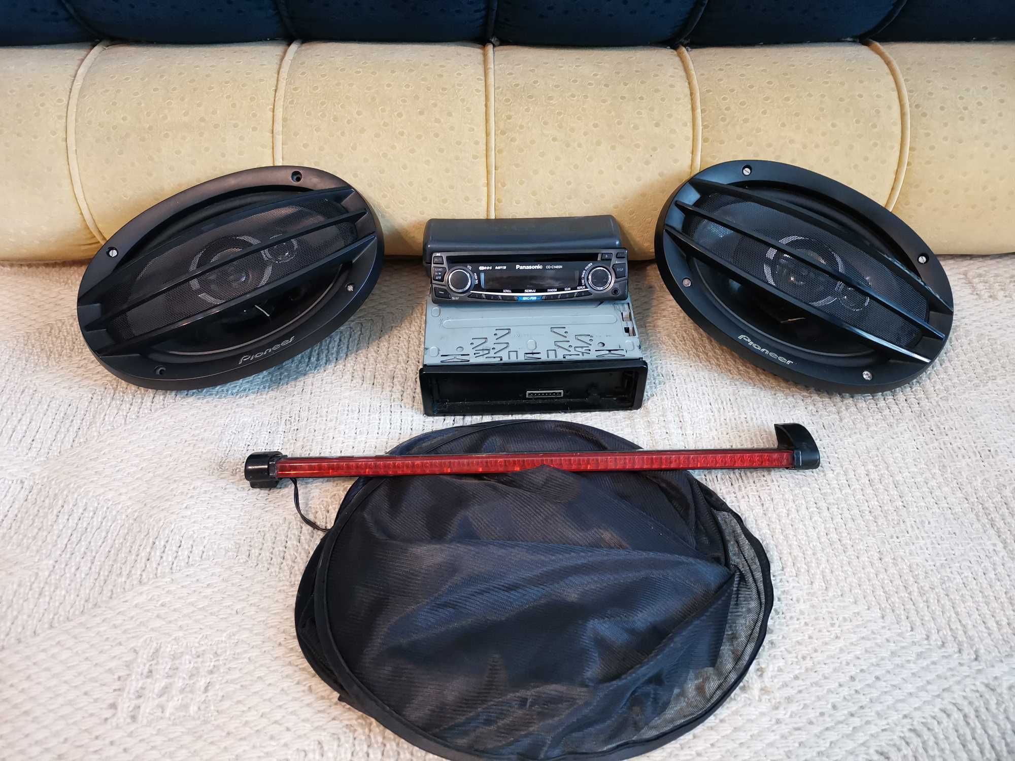 Автоколони Pioneer 500W/80W TS-A6913iS иMP3 плеър Panasonic1465N+Шина ...