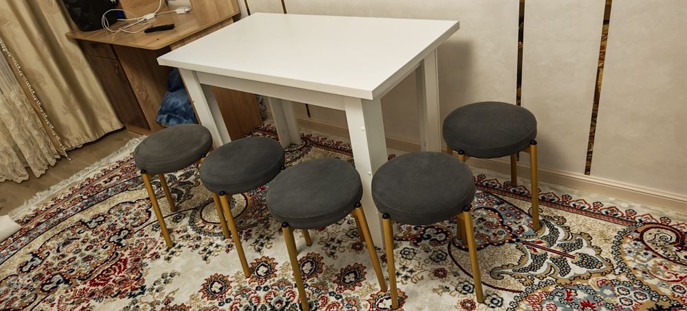 Кухонный- стол отличное состояние 30000