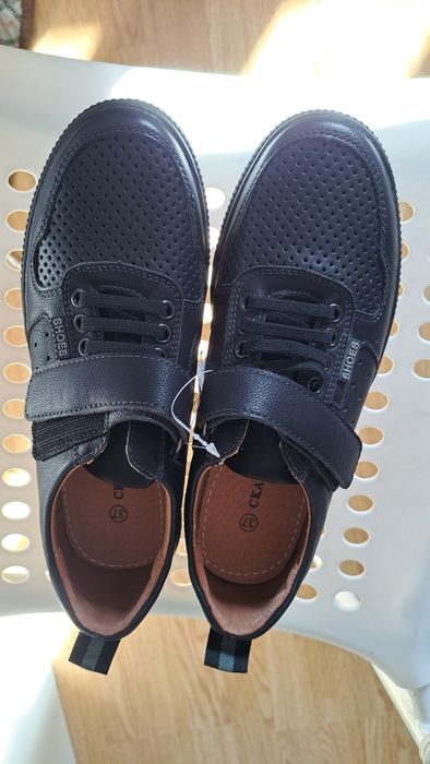 Туфли новые на мальчика 37 размер