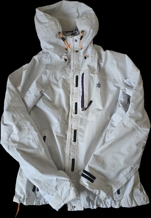 Geaca anti-ploaie L, anti-vant, Made in Islanda

noua cu etichet