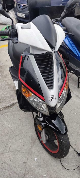 Scutere 49 cc limitate la 25 km/h Fără Permis ä