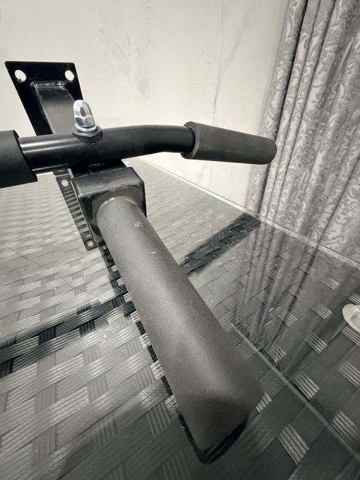 Турник настенный Torneo