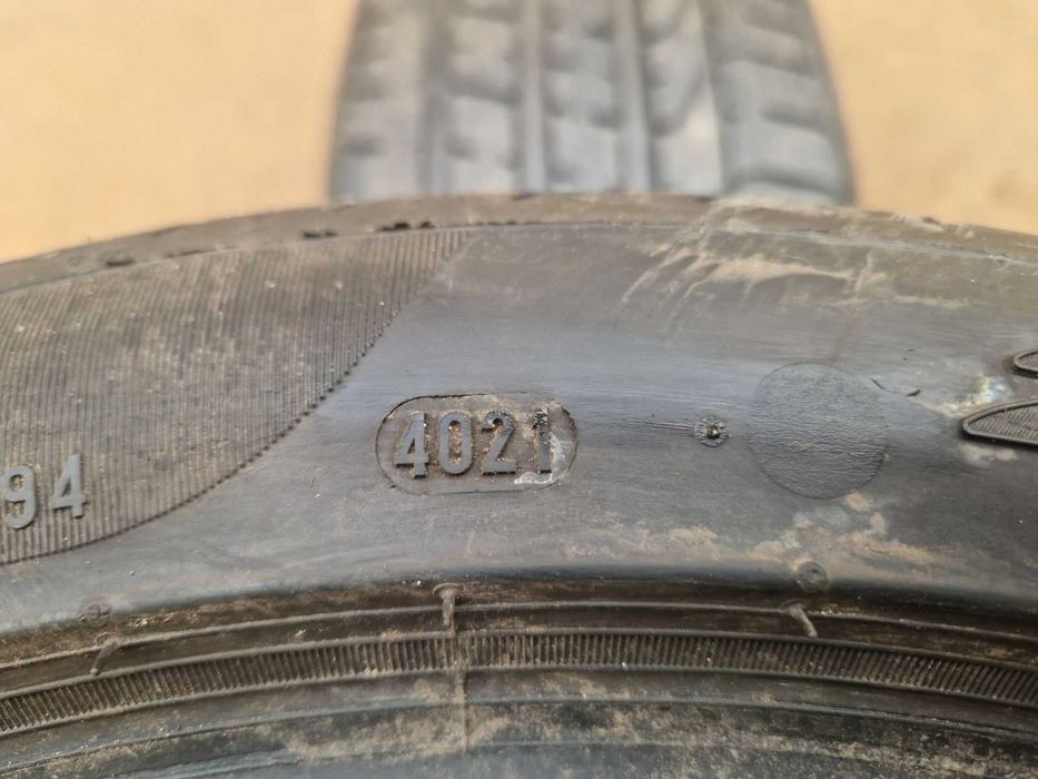 2 Pirelli R18 245/40 Летни гуми  DOT4021