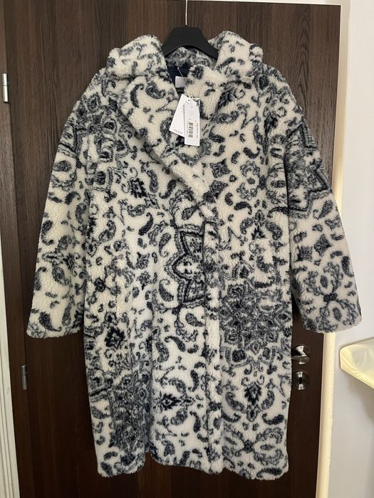 Уникално палто Guess