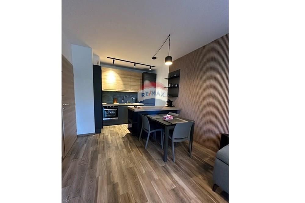 Продава се Двустаен апартамент в к.к. Св.Св. Константин и Елена - 65 кв.м за 4000 €/кв.м - Снимка #1