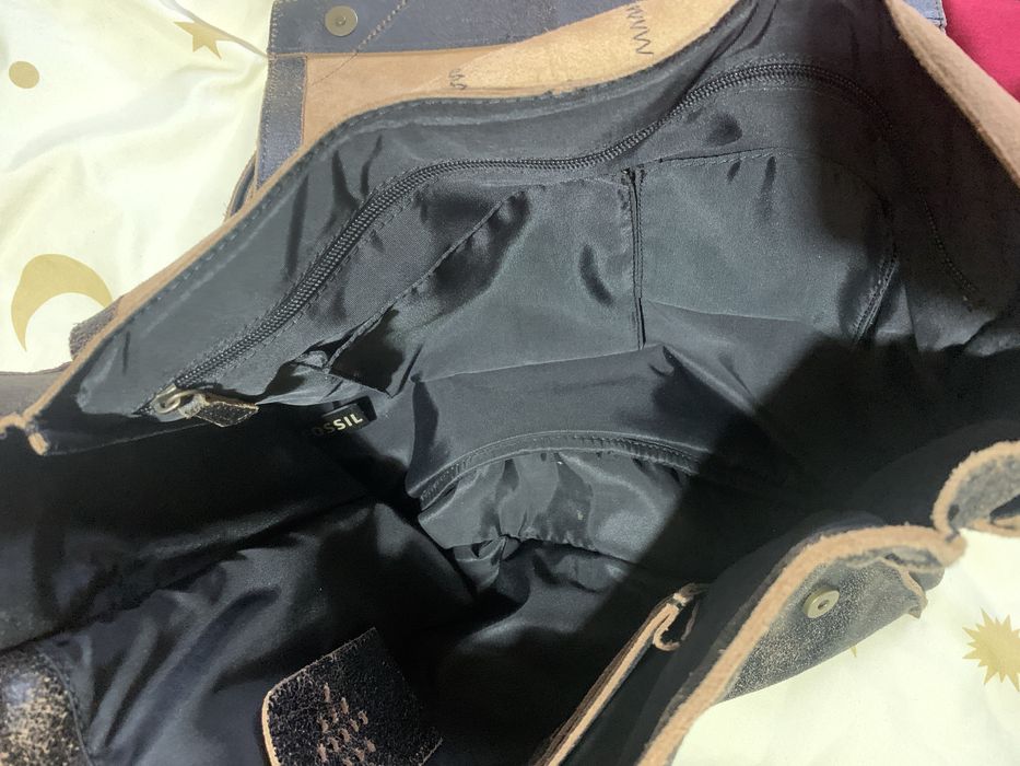 Geanta fossil piele naturala ok si pentru laptop