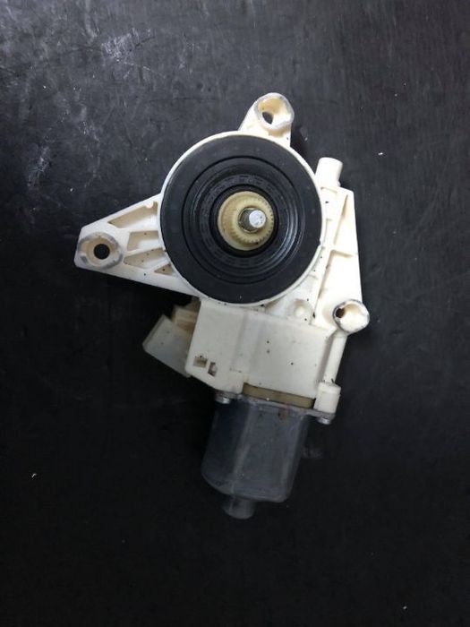 motoras stregatoare stanga spate mercedes c-class w204 e-class w212