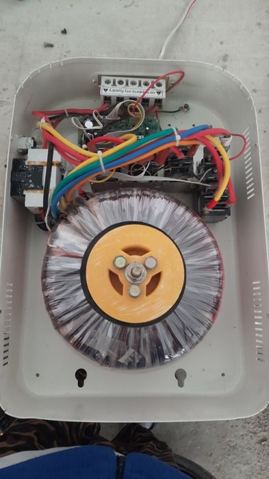 Stablizator 10 kv sotiladi