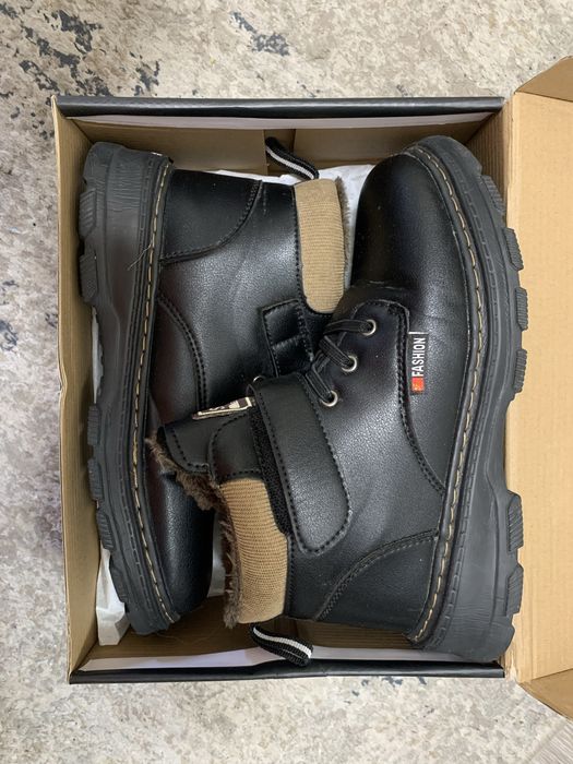 Сапоги зима, кроссовки лето и ботинки весна