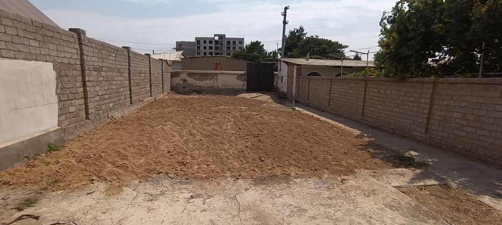 Учхозда 3.9 сотхли участка сотилади