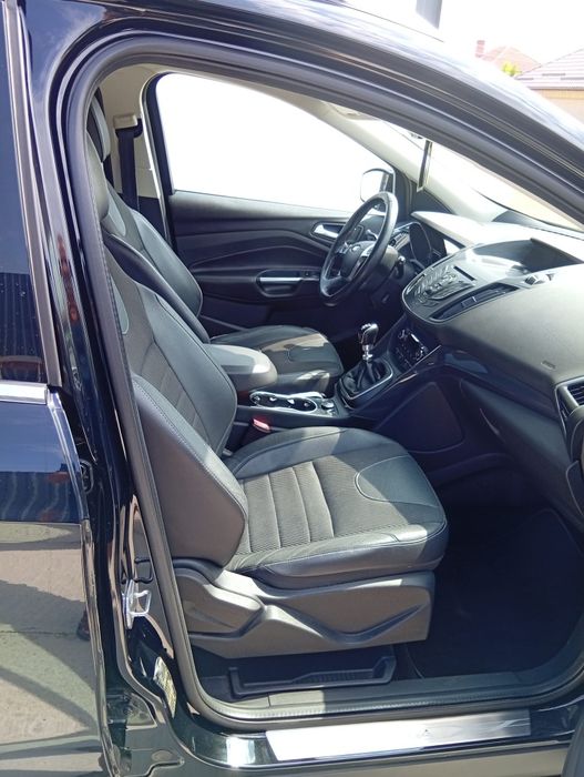Ford kuga tinanium
