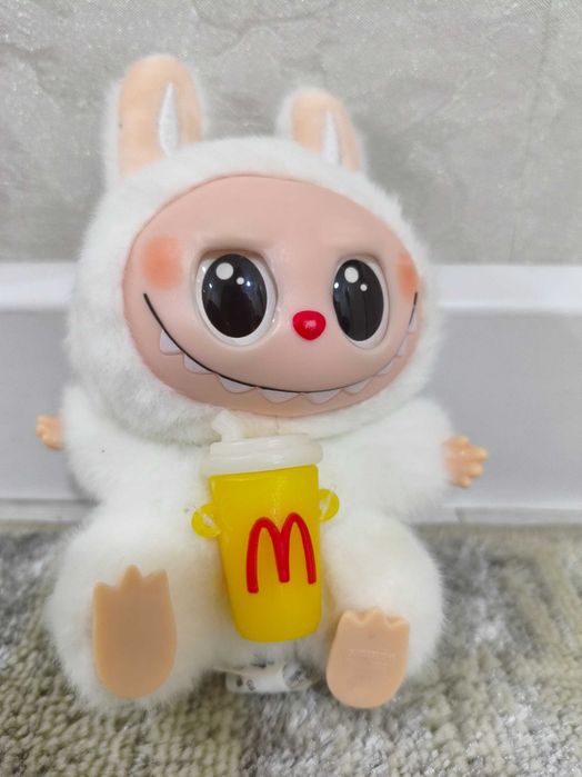 оригинальном Labubu POP MART
