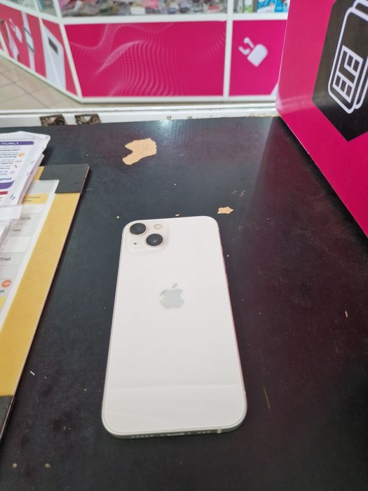Продам iPhone 13