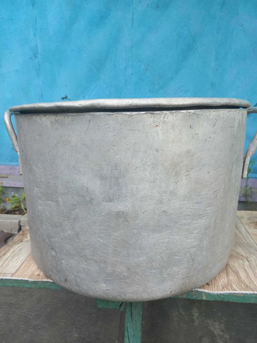 Продам Алюминиевую Кастрюлю