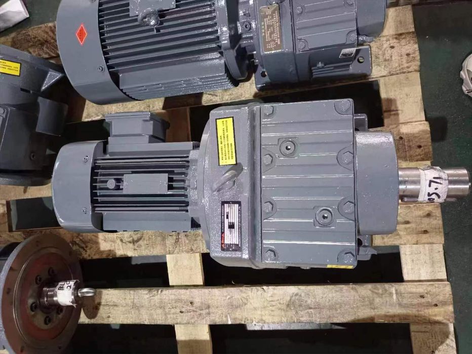 Мотор редуктор