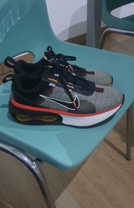 Inacaltaminte Nike dama 37,5