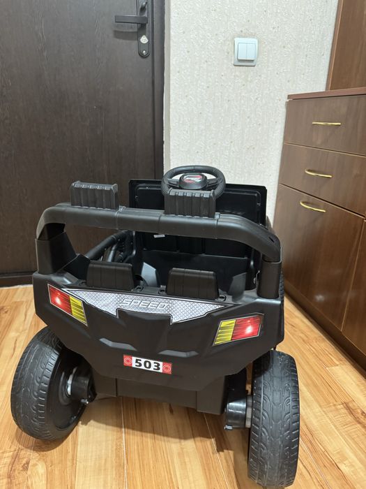 Детский электромобиль