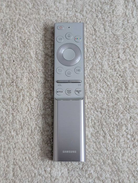 Vând mai multe telecomenzi: Sony, NAD, Logitech, Onkyo, Sharp
